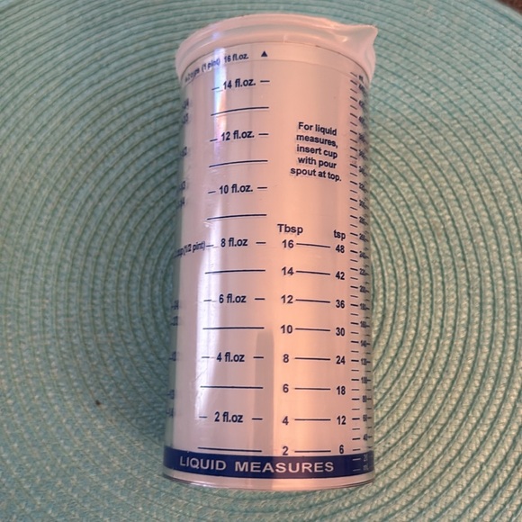 Vintage The Pampered Chef Measure-All Cup 2 Cup Liquid and Solid Measuring Cup - Picture 2 of 6